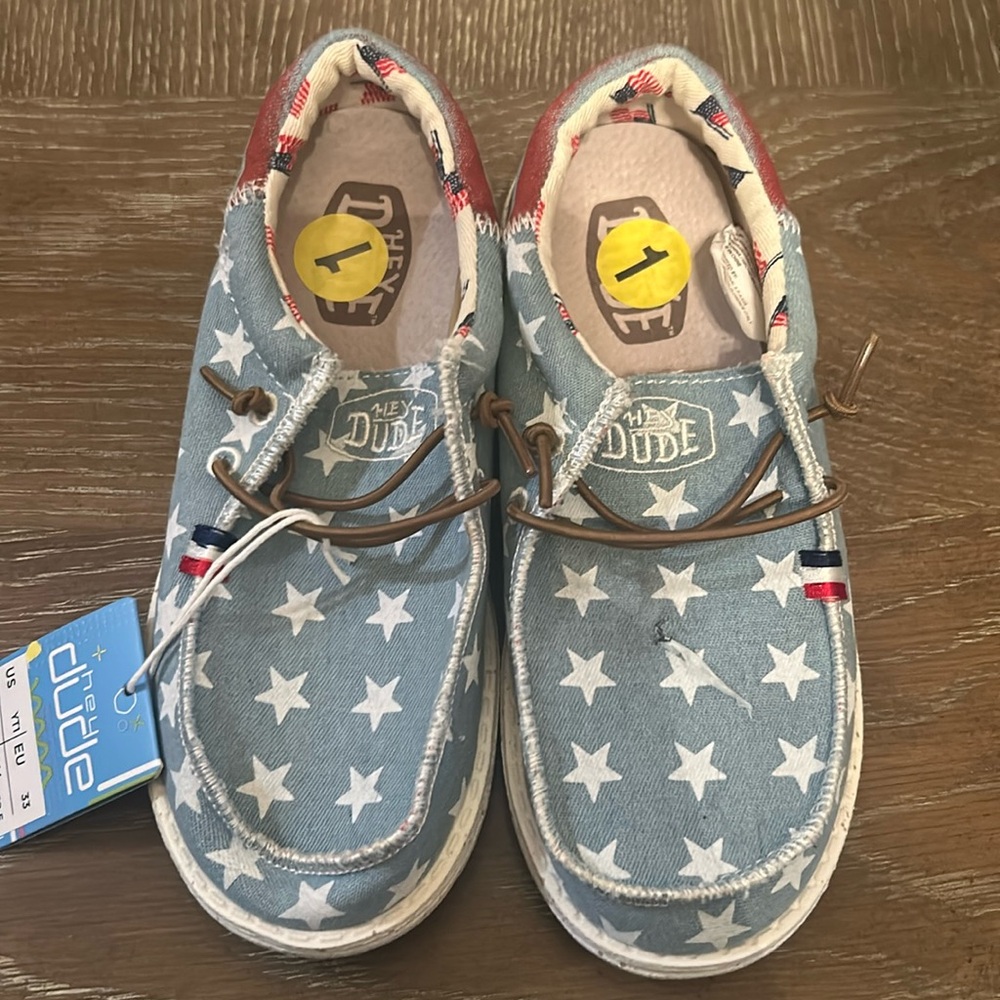 Hey Dude Boys Patriotic Shoes – Size 1 – NWT